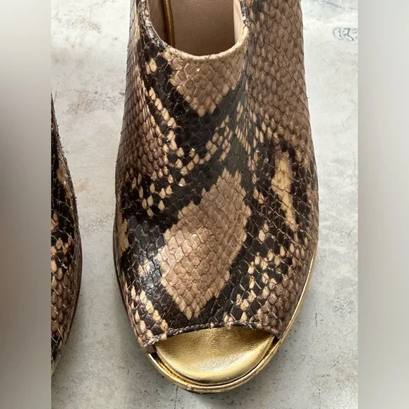 Dries Van Noten Python Snakeskin Sandals Platform Wedge Pumps Peep Toe
Size 39.5 - Picture 13 of 16